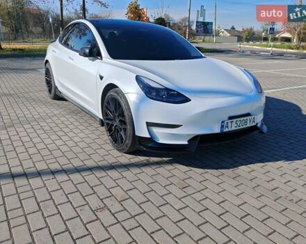 Білий Тесла Модель 3, об'ємом двигуна 0 л та пробігом 70 тис. км за 23500 $, фото 4 на Automoto.ua