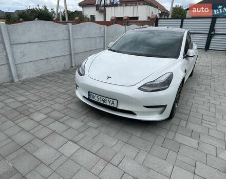 Білий Тесла Модель 3, об'ємом двигуна 0 л та пробігом 73 тис. км за 20100 $, фото 16 на Automoto.ua