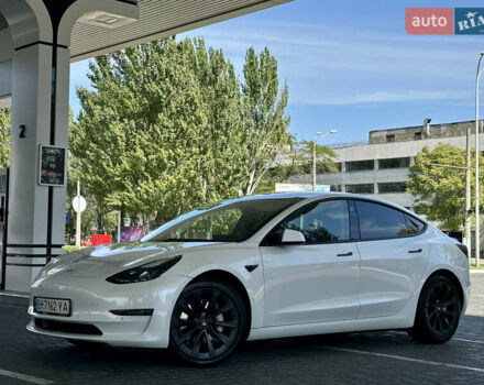 Тесла Модель 3 2021 у Одесі на Automoto.ua Білий Тесла Модель 3, об'ємом двигуна 0 л та пробігом 98 тис. км за 17800 $, фото 14 на Automoto.ua