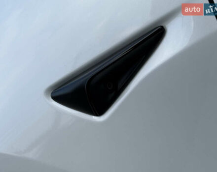 Белый Тесла Модель 3, объемом двигателя 0 л и пробегом 37 тыс. км за 19999 $, фото 84 на Automoto.ua