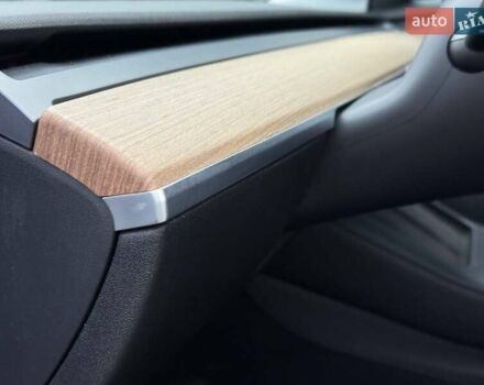 Білий Тесла Модель 3, об'ємом двигуна 0 л та пробігом 185 тис. км за 13900 $, фото 35 на Automoto.ua