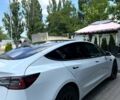Белый Тесла Модель 3, объемом двигателя 55 л и пробегом 75 тыс. км за 16300 $, фото 1 на Automoto.ua