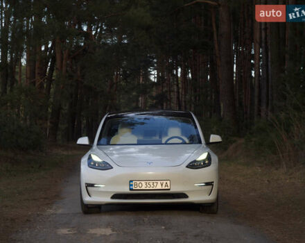 Білий Тесла Модель 3, об'ємом двигуна 0 л та пробігом 64 тис. км за 21500 $, фото 5 на Automoto.ua