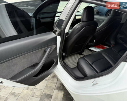 Білий Тесла Модель 3, об'ємом двигуна 0 л та пробігом 126 тис. км за 20000 $, фото 9 на Automoto.ua