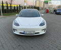 Белый Тесла Модель 3, объемом двигателя 0 л и пробегом 45 тыс. км за 27500 $, фото 28 на Automoto.ua