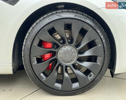 Білий Тесла Модель 3, об'ємом двигуна 0 л та пробігом 107 тис. км за 19999 $, фото 22 на Automoto.ua