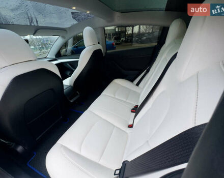 Білий Тесла Модель 3, об'ємом двигуна 0 л та пробігом 84 тис. км за 18300 $, фото 26 на Automoto.ua