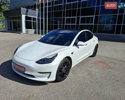 Белый Тесла Модель 3, объемом двигателя 0 л и пробегом 105 тыс. км за 20800 $, фото 7 на Automoto.ua