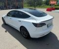 Білий Тесла Модель 3, об'ємом двигуна 0 л та пробігом 134 тис. км за 17500 $, фото 10 на Automoto.ua