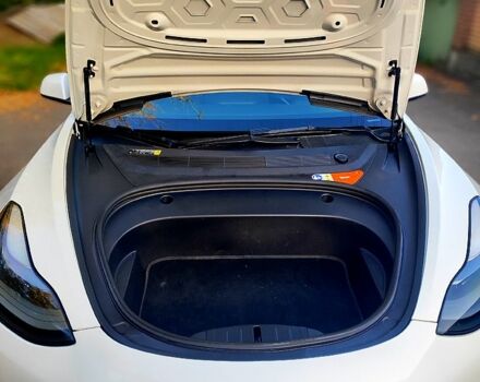 Тесла Модель 3 2021 у Києві на Automoto.ua Білий Тесла Модель 3, об'ємом двигуна 0.22 л та пробігом 78 тис. км за 16999 $, фото 5 на Automoto.ua