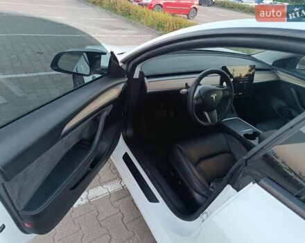 Белый Тесла Модель 3, объемом двигателя 0 л и пробегом 142 тыс. км за 17500 $, фото 6 на Automoto.ua
