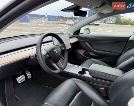 Білий Тесла Модель 3, об'ємом двигуна 0 л та пробігом 129 тис. км за 24300 $, фото 21 на Automoto.ua