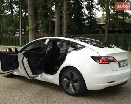 Белый Тесла Модель 3, объемом двигателя 0 л и пробегом 95 тыс. км за 18500 $, фото 15 на Automoto.ua