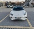 Белый Тесла Модель 3, объемом двигателя 0 л и пробегом 80 тыс. км за 18500 $, фото 5 на Automoto.ua