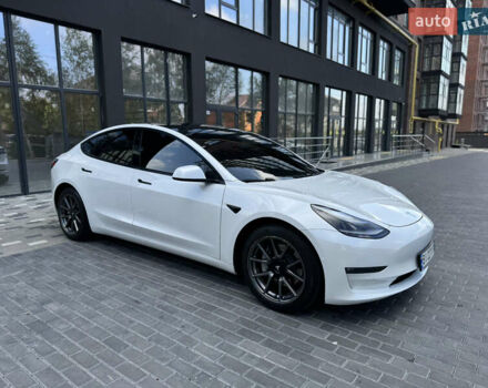 Белый Тесла Модель 3, объемом двигателя 0 л и пробегом 34 тыс. км за 21500 $, фото 73 на Automoto.ua