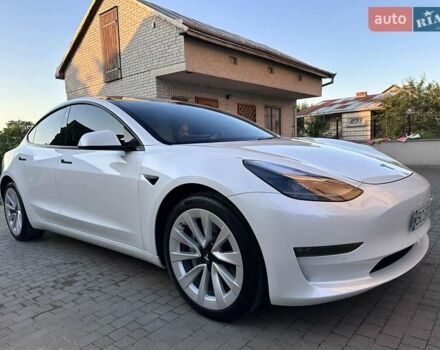 Белый Тесла Модель 3, объемом двигателя 0 л и пробегом 27 тыс. км за 21900 $, фото 4 на Automoto.ua