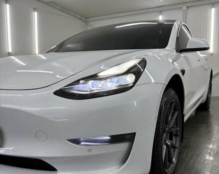 Білий Тесла Модель 3, об'ємом двигуна 0 л та пробігом 113 тис. км за 20200 $, фото 22 на Automoto.ua