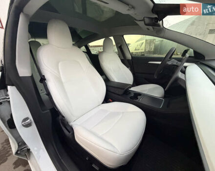 Белый Тесла Модель 3, объемом двигателя 0 л и пробегом 92 тыс. км за 21900 $, фото 33 на Automoto.ua