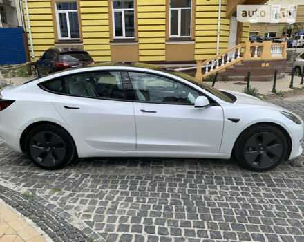 Белый Тесла Модель 3, объемом двигателя 0 л и пробегом 49 тыс. км за 18000 $, фото 3 на Automoto.ua