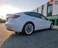 Белый Тесла Модель 3, объемом двигателя 0 л и пробегом 74 тыс. км за 17800 $, фото 2 на Automoto.ua