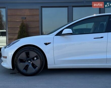 Білий Тесла Модель 3, об'ємом двигуна 0 л та пробігом 185 тис. км за 16500 $, фото 13 на Automoto.ua