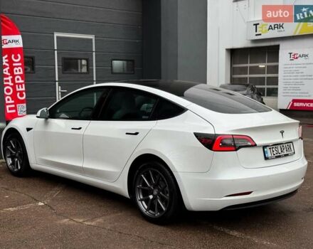 Белый Тесла Модель 3, объемом двигателя 0 л и пробегом 85 тыс. км за 19000 $, фото 7 на Automoto.ua