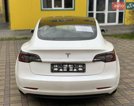 Белый Тесла Модель 3, объемом двигателя 0 л и пробегом 34 тыс. км за 18000 $, фото 38 на Automoto.ua