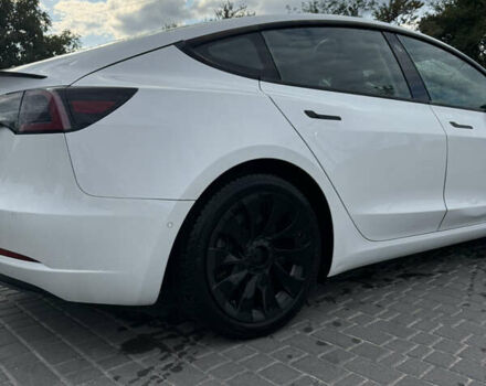 Тесла Модель 3 2021 у Києві на Automoto.ua Білий Тесла Модель 3, об'ємом двигуна 0 л та пробігом 200 тис. км за 16500 $, фото 9 на Automoto.ua