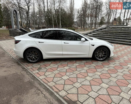 Белый Тесла Модель 3, объемом двигателя 0 л и пробегом 50 тыс. км за 20000 $, фото 3 на Automoto.ua
