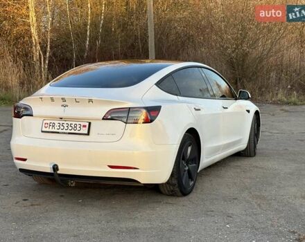 Білий Тесла Модель 3, об'ємом двигуна 0 л та пробігом 88 тис. км за 20950 $, фото 10 на Automoto.ua