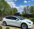 Білий Тесла Модель 3, об'ємом двигуна 0 л та пробігом 56 тис. км за 18000 $, фото 4 на Automoto.ua