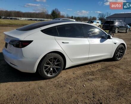Белый Тесла Модель 3, объемом двигателя 0 л и пробегом 61 тыс. км за 7500 $, фото 2 на Automoto.ua