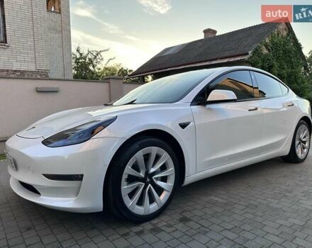 Белый Тесла Модель 3, объемом двигателя 0 л и пробегом 27 тыс. км за 21900 $, фото 5 на Automoto.ua