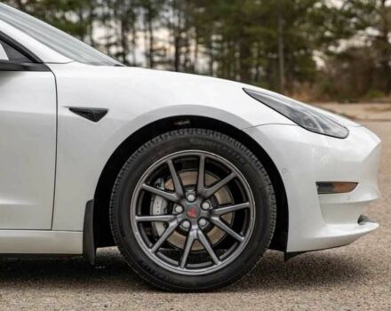 Белый Тесла Модель 3, объемом двигателя 0 л и пробегом 66 тыс. км за 14100 $, фото 3 на Automoto.ua