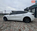 Білий Тесла Модель 3, об'ємом двигуна 0 л та пробігом 84 тис. км за 18300 $, фото 37 на Automoto.ua