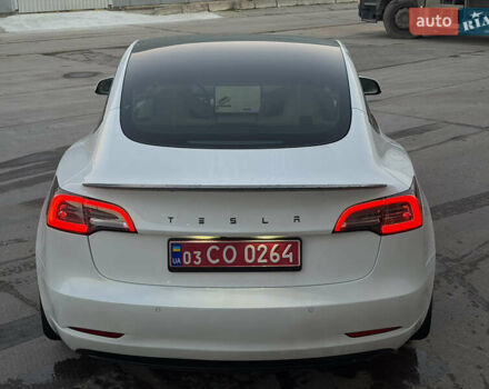 Белый Тесла Модель 3, объемом двигателя 0 л и пробегом 92 тыс. км за 21900 $, фото 15 на Automoto.ua