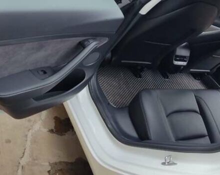 Білий Тесла Модель 3, об'ємом двигуна 0 л та пробігом 59 тис. км за 17500 $, фото 14 на Automoto.ua