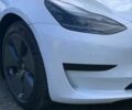 Білий Тесла Модель 3, об'ємом двигуна 0 л та пробігом 52 тис. км за 14200 $, фото 3 на Automoto.ua