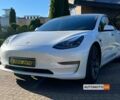Белый Тесла Модель 3, объемом двигателя 55 л и пробегом 65 тыс. км за 23200 $, фото 2 на Automoto.ua