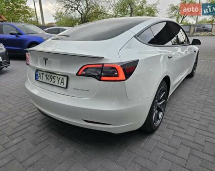 Білий Тесла Модель 3, об'ємом двигуна 0 л та пробігом 103 тис. км за 25700 $, фото 16 на Automoto.ua