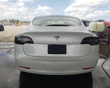 Белый Тесла Модель 3, объемом двигателя 0.05 л и пробегом 60 тыс. км за 22800 $, фото 4 на Automoto.ua