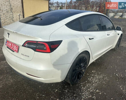 Белый Тесла Модель 3, объемом двигателя 0 л и пробегом 118 тыс. км за 19900 $, фото 6 на Automoto.ua