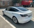 Белый Тесла Модель 3, объемом двигателя 0 л и пробегом 64 тыс. км за 22000 $, фото 1 на Automoto.ua