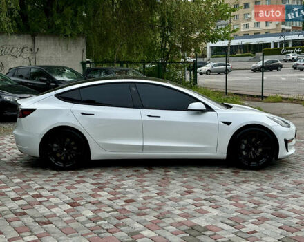 Білий Тесла Модель 3, об'ємом двигуна 0 л та пробігом 61 тис. км за 22700 $, фото 5 на Automoto.ua