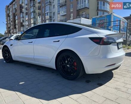Білий Тесла Модель 3, об'ємом двигуна 0 л та пробігом 68 тис. км за 25500 $, фото 2 на Automoto.ua