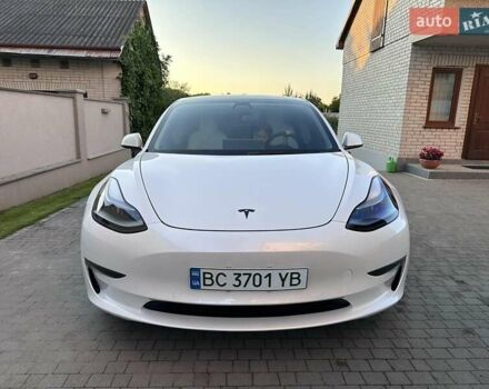 Белый Тесла Модель 3, объемом двигателя 0 л и пробегом 27 тыс. км за 21900 $, фото 3 на Automoto.ua