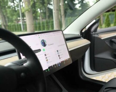 Белый Тесла Модель 3, объемом двигателя 0 л и пробегом 95 тыс. км за 18500 $, фото 18 на Automoto.ua