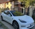 Белый Тесла Модель 3, объемом двигателя 0 л и пробегом 49 тыс. км за 23000 $, фото 1 на Automoto.ua