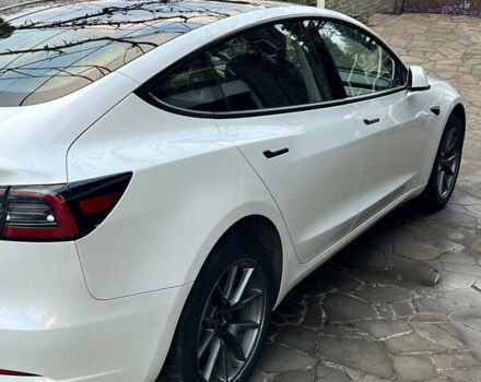 Білий Тесла Модель 3, об'ємом двигуна 0 л та пробігом 57 тис. км за 23000 $, фото 1 на Automoto.ua