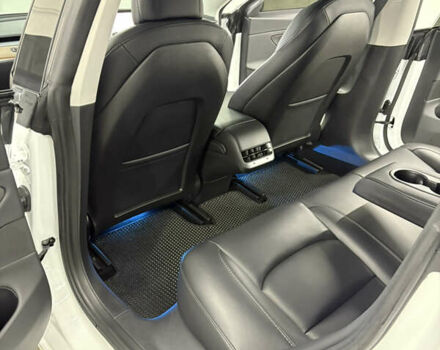 Білий Тесла Модель 3, об'ємом двигуна 0 л та пробігом 113 тис. км за 20200 $, фото 73 на Automoto.ua